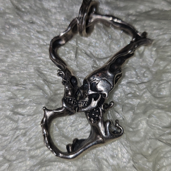 925 kissing skulls pendant - Picture 7 of 9